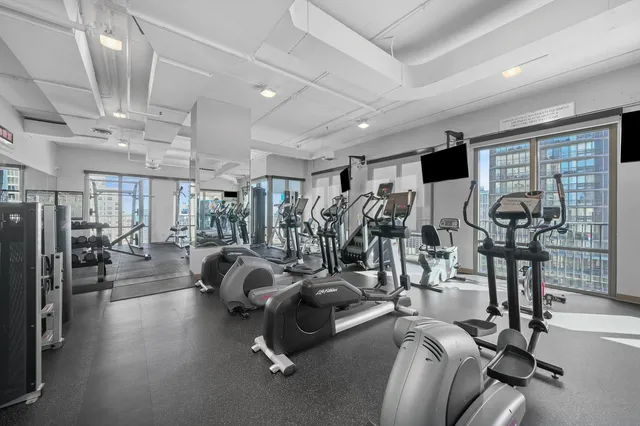 $375,000 | 2 East Erie Street, Unit 2806, Chicago, IL 60611