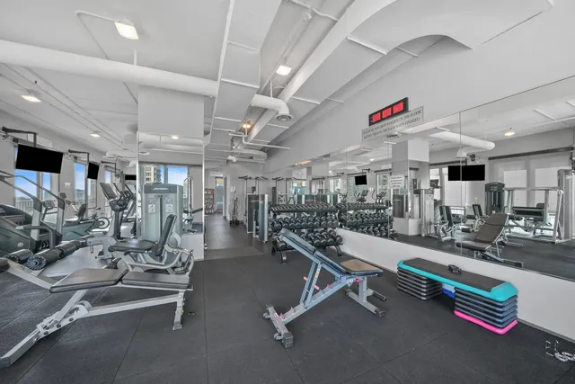 $375,000 | 2 East Erie Street, Unit 2806, Chicago, IL 60611