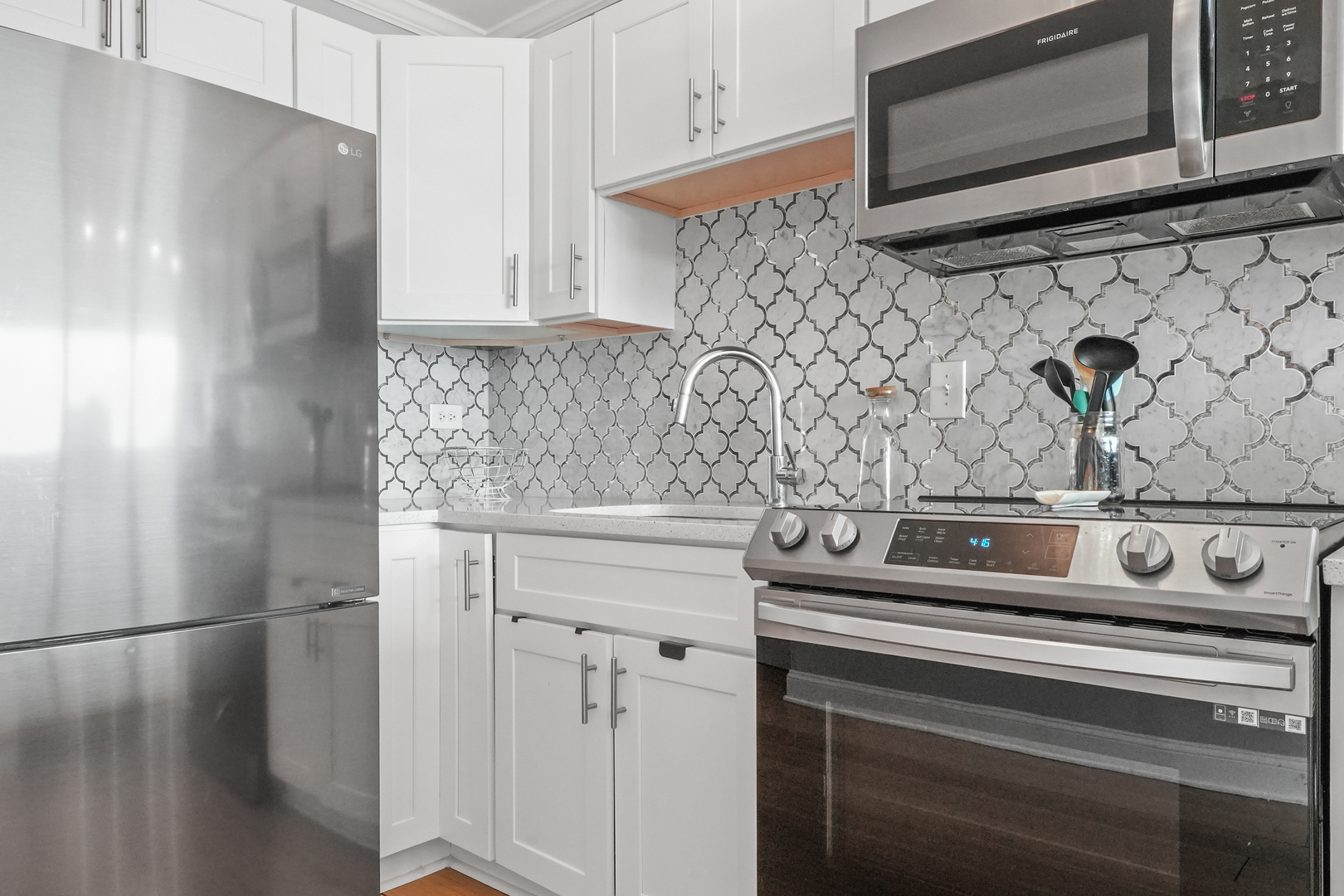 2 East Erie Street, Unit 2806 Chicago, IL 60611 - Photo 6 of 33