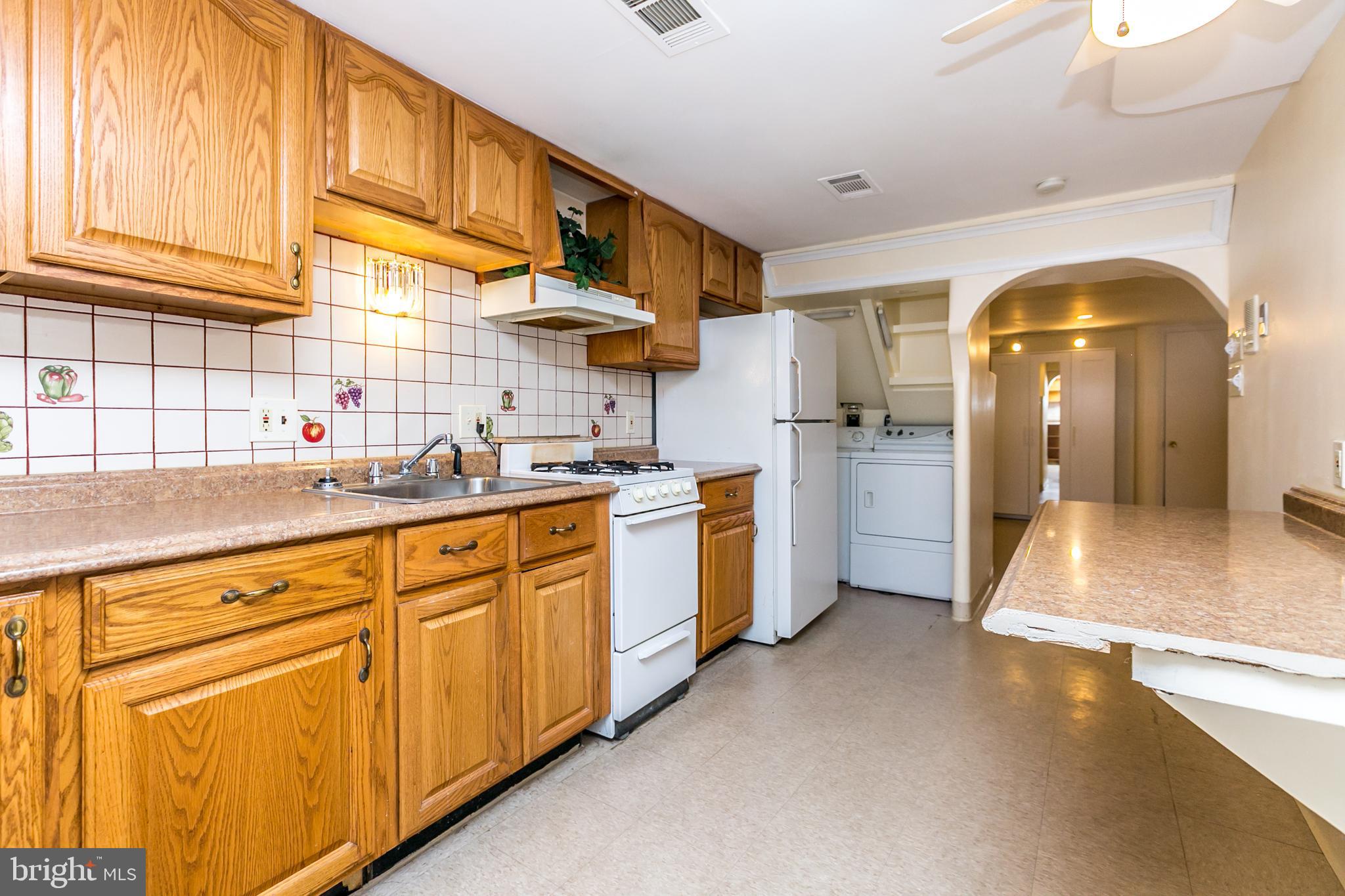3600 Delverne Road Baltimore, MD 21218 - Photo 28 of 30 Fully equipped basement kitchen