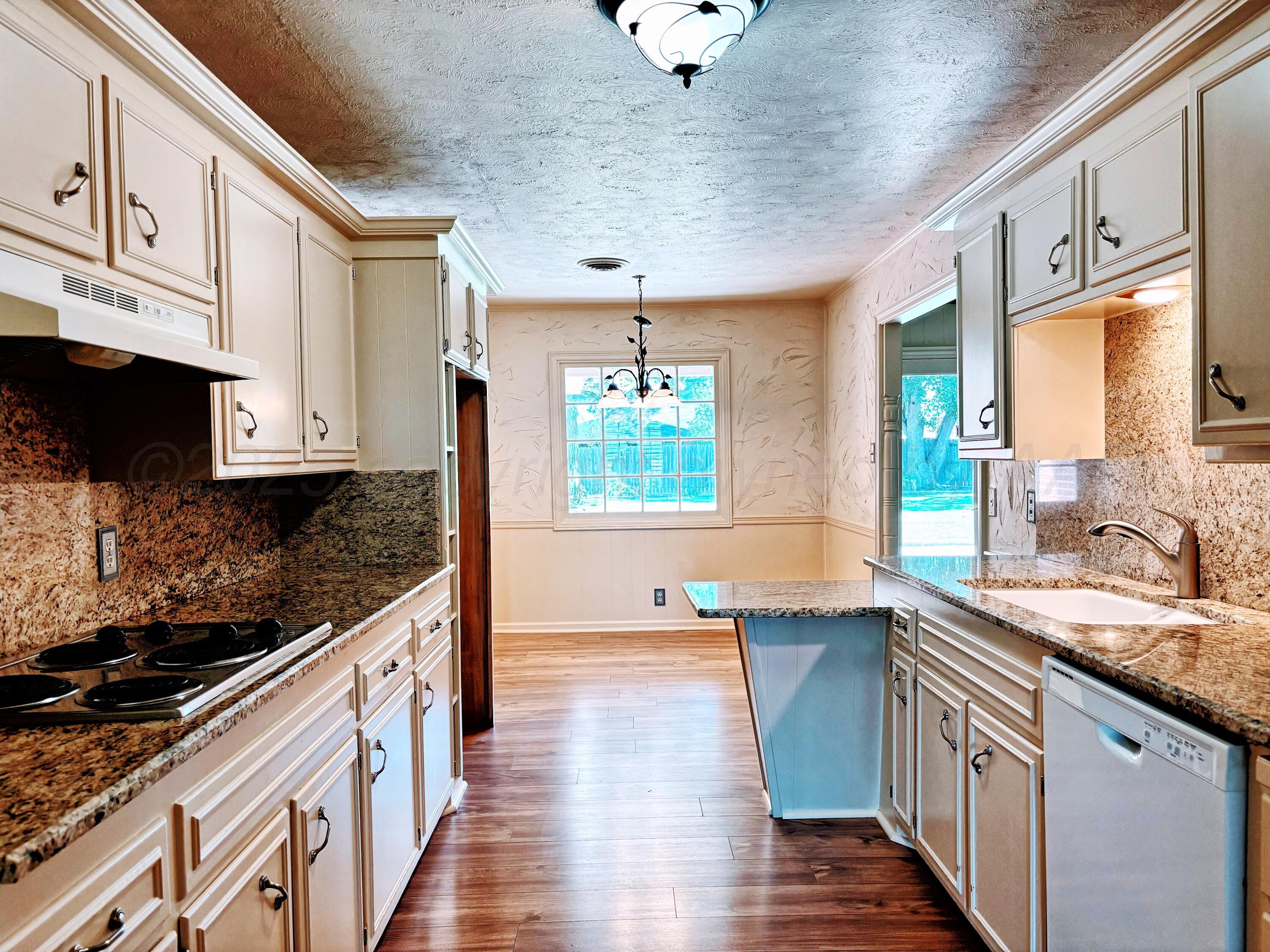 2301 West W Loop Perryton, TX 79070 - Photo 11 of 36 Conner house kitchen 3