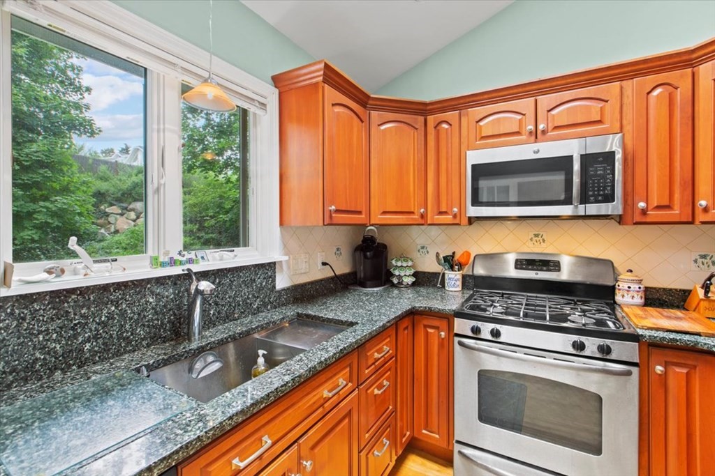20 Buchanan Road Marblehead, MA 01945 - Photo 11 of 21