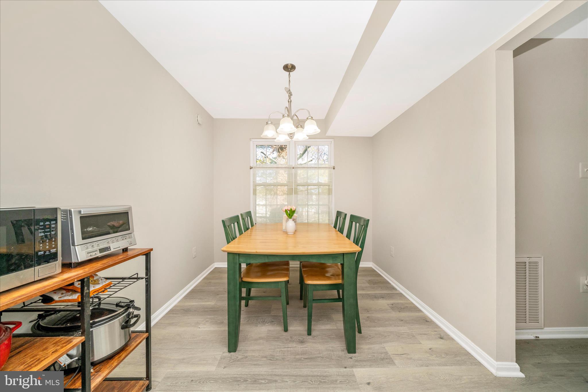 2513 McVeary Court, Unit 10AC Silver Spring, MD 20906 - Photo 18 of 55 DIning Area