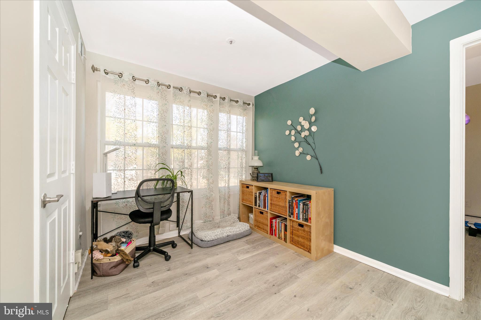 2513 McVeary Court, Unit 10AC Silver Spring, MD 20906 - Photo 10 of 55 Living Room