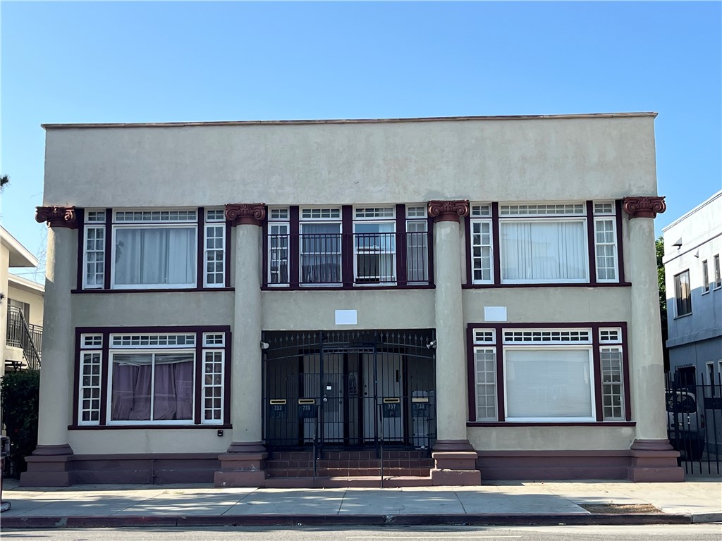 733 East 7th Street Long Beach, CA 90813 - Photo 1 of 1 a front view of a building