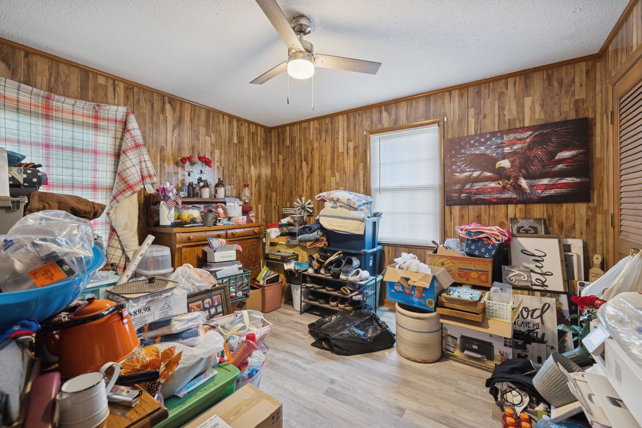 535 Gamaliel Road Red Boiling Springs, TN 37150 - Photo 19 of 30 a room with furniture and a window