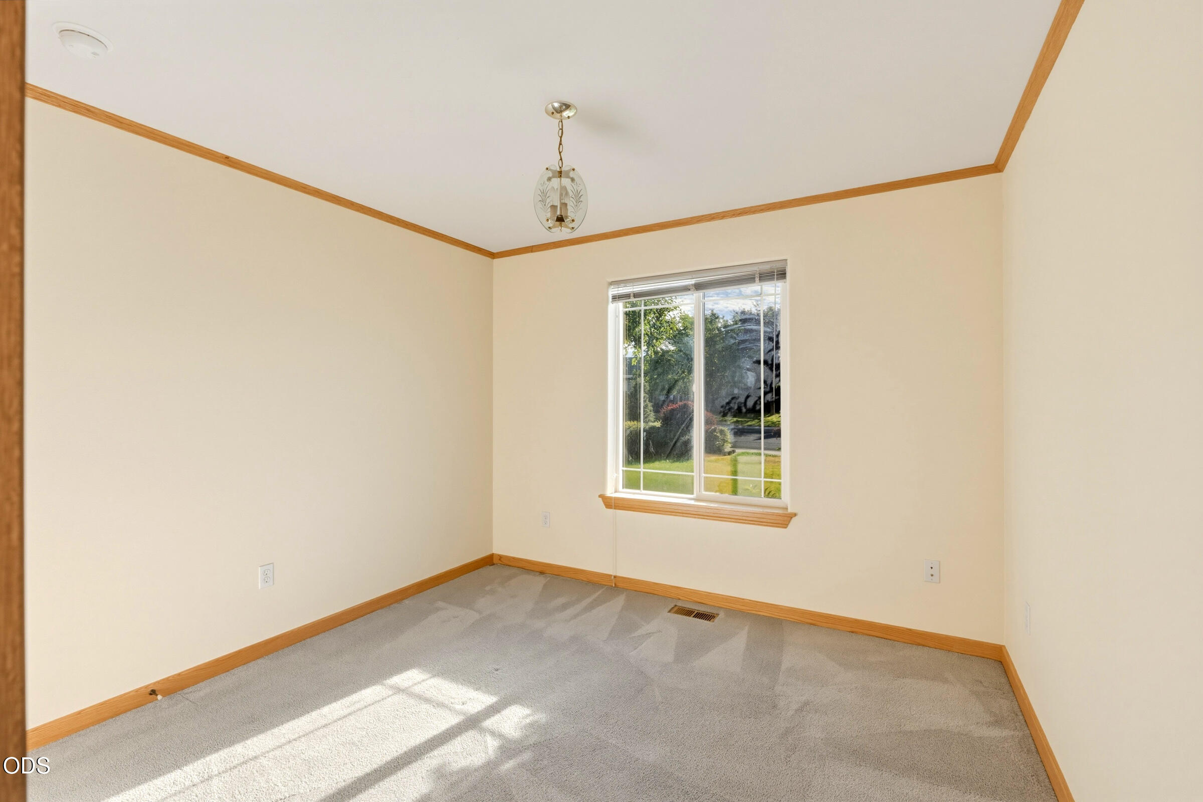 1128 Southwest Rimrock Way Redmond, OR 97756 - Photo 23 of 46