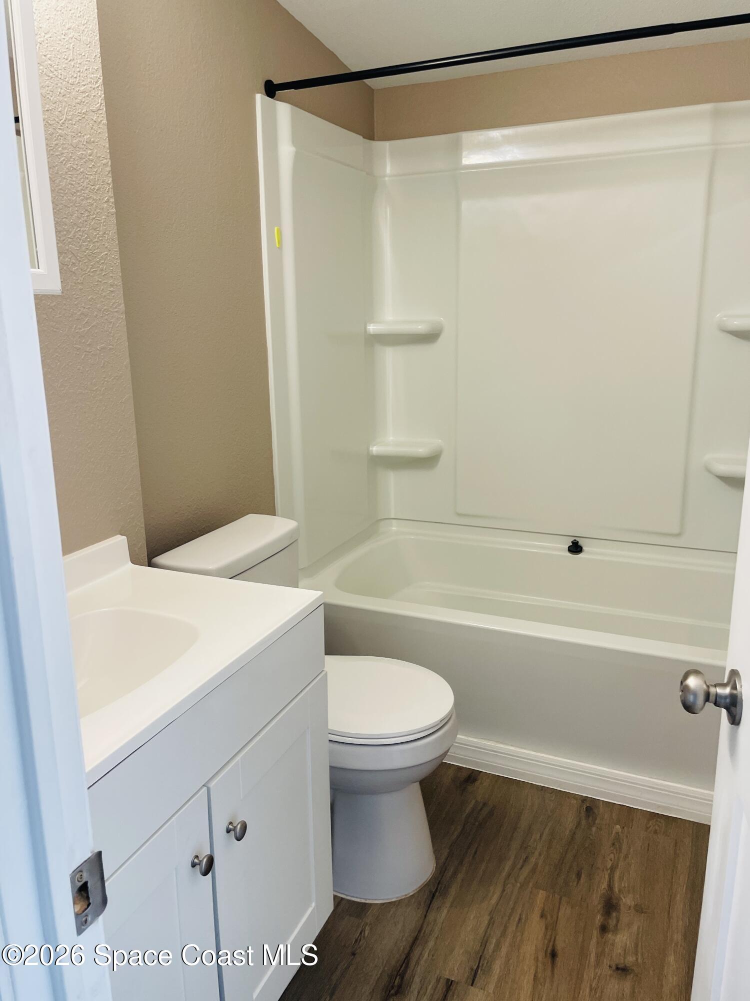 2508 Chatham Way Northeast Palm Bay, FL 32905 - Photo 12 of 14 Guest bathroom