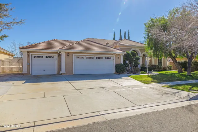 $849,900 | 39748 Golfers Drive, Palmdale, CA 93551