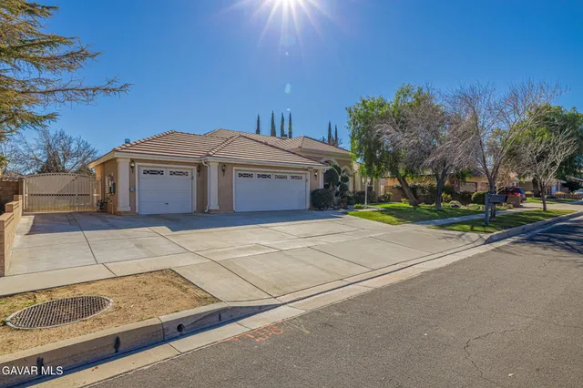 $849,900 | 39748 Golfers Drive, Palmdale, CA 93551