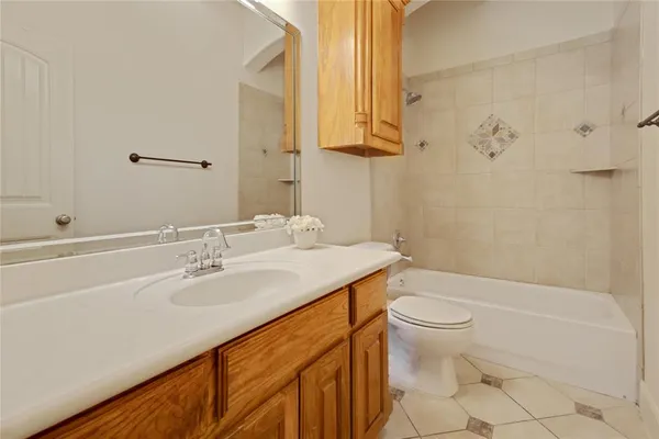 $825,000 | 7701 Oak Creek Lane, Denton, TX 76208