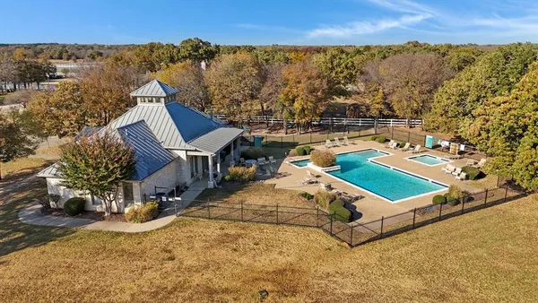 $825,000 | 7701 Oak Creek Lane, Denton, TX 76208