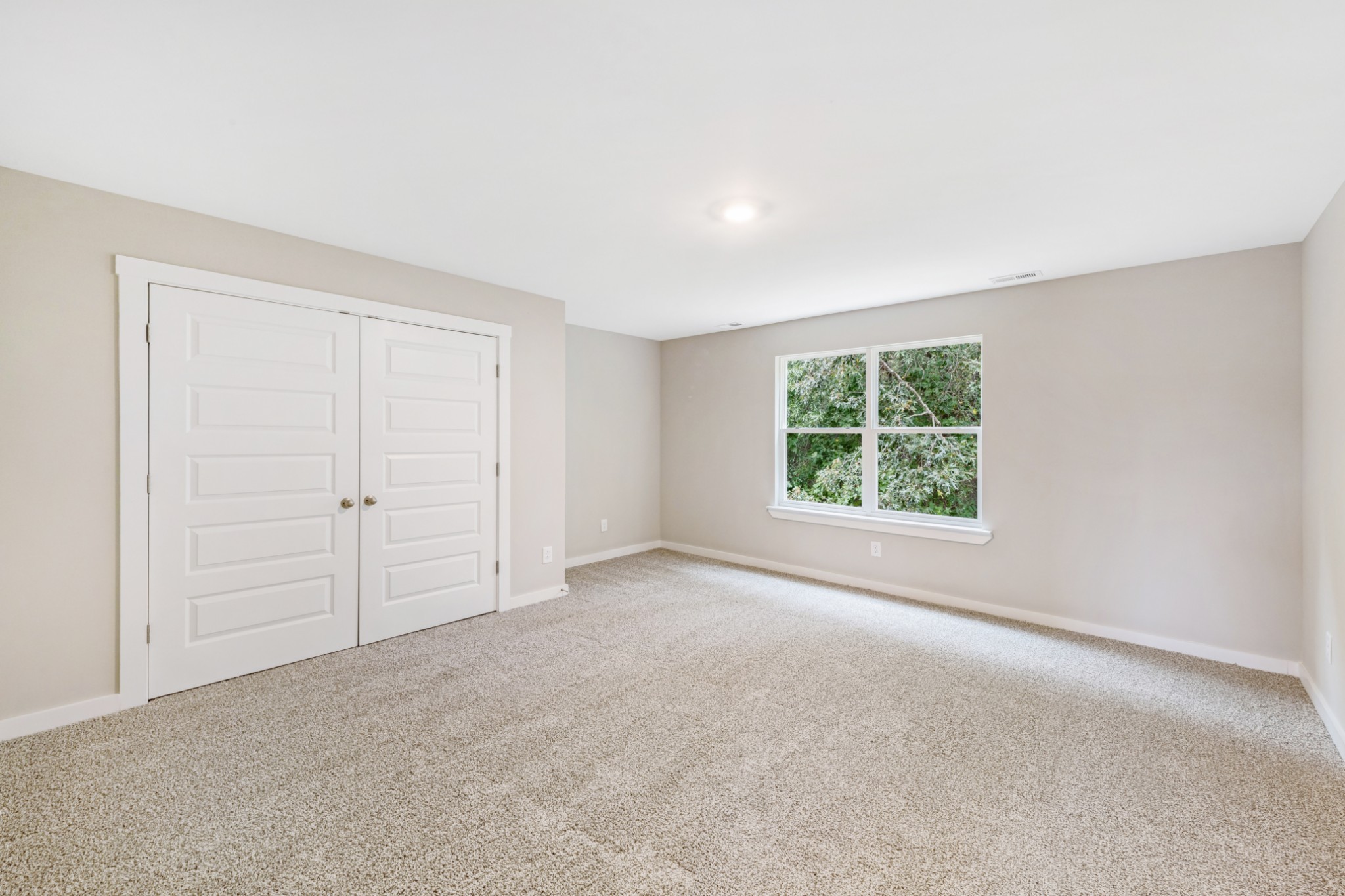 2074 Morgan Court Springfield, TN 37172 - Photo 18 of 20 an empty room with windows