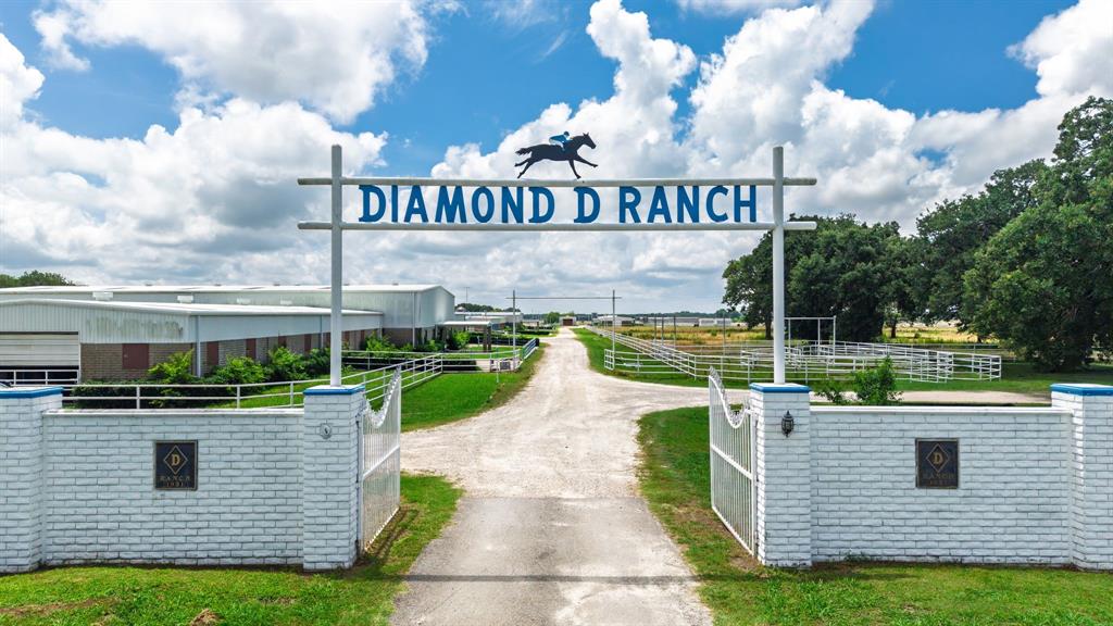 4509 Diamond D Road Lone Oak, TX 75453 - Photo 2 of 36 a view of a park with potted plants