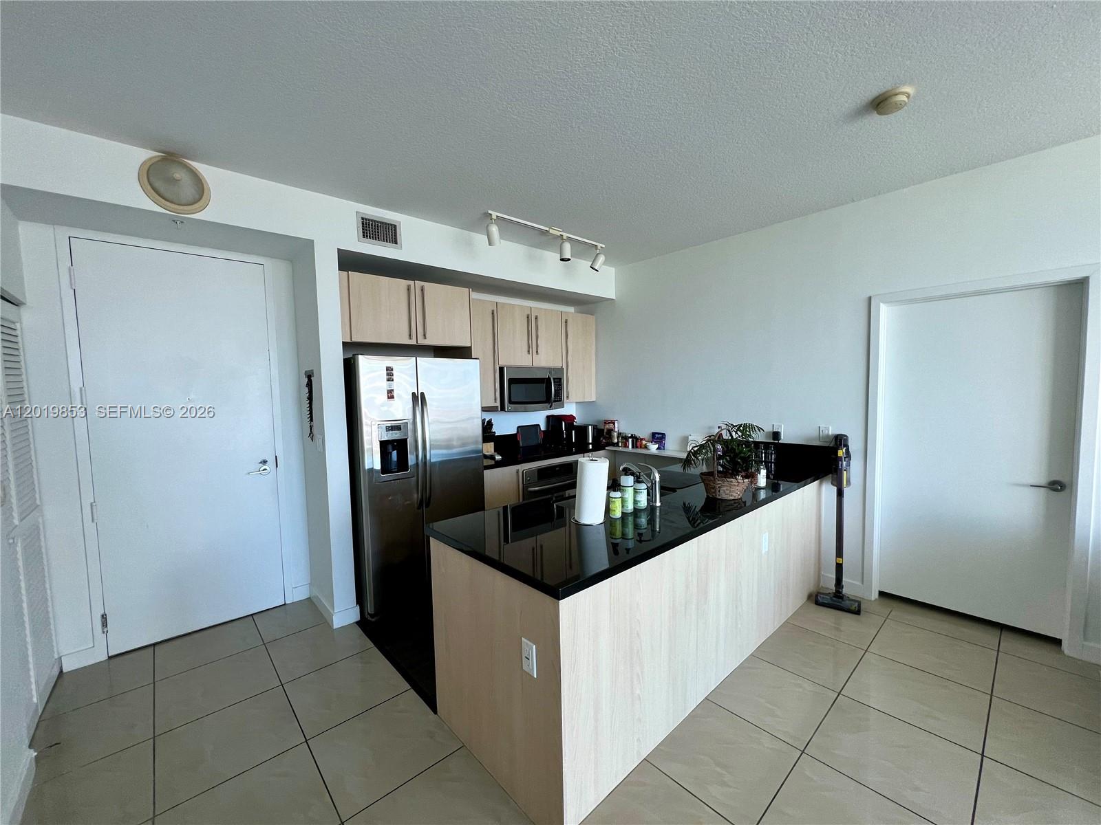 79 Southwest 12th Street, Unit 2903S Miami, FL 33130 - Photo 3 of 44
