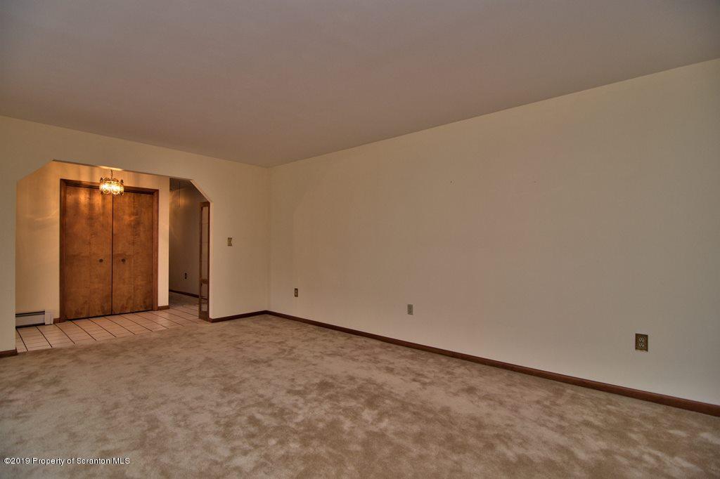 925 Clearview Road Moscow, PA 18444 - Photo 11 of 65 Gallery Image 11