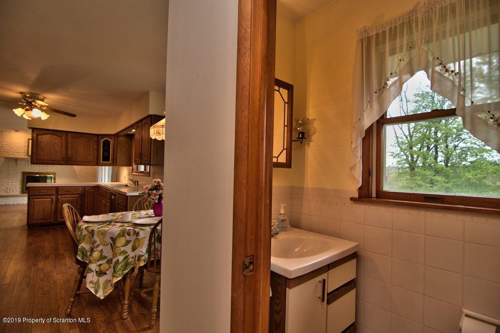 925 Clearview Road Moscow, PA 18444 - Photo 18 of 65 Gallery Image 18