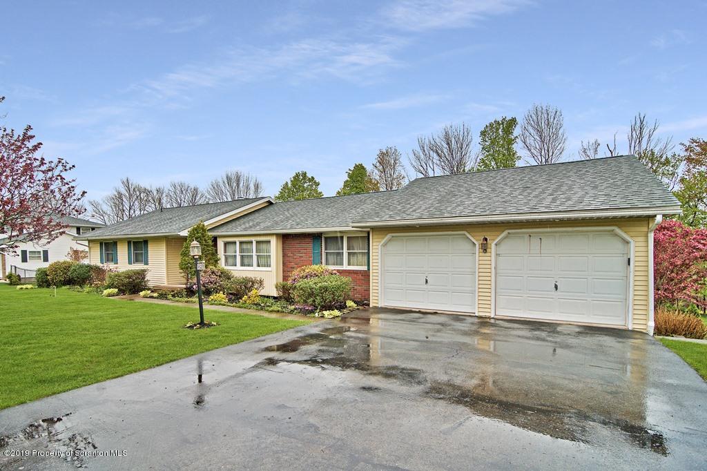 925 Clearview Road Moscow, PA 18444 - Photo 3 of 65 Gallery Image 3