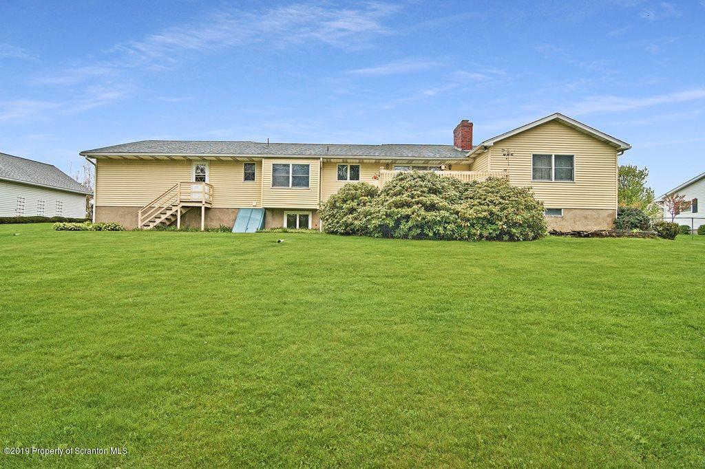 925 Clearview Road Moscow, PA 18444 - Photo 5 of 65 Gallery Image 5