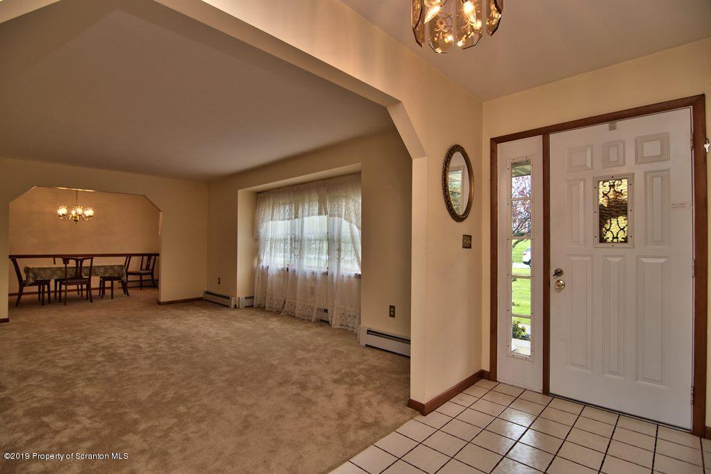 925 Clearview Road Moscow, PA 18444 - Photo 6 of 65 Gallery Image 6