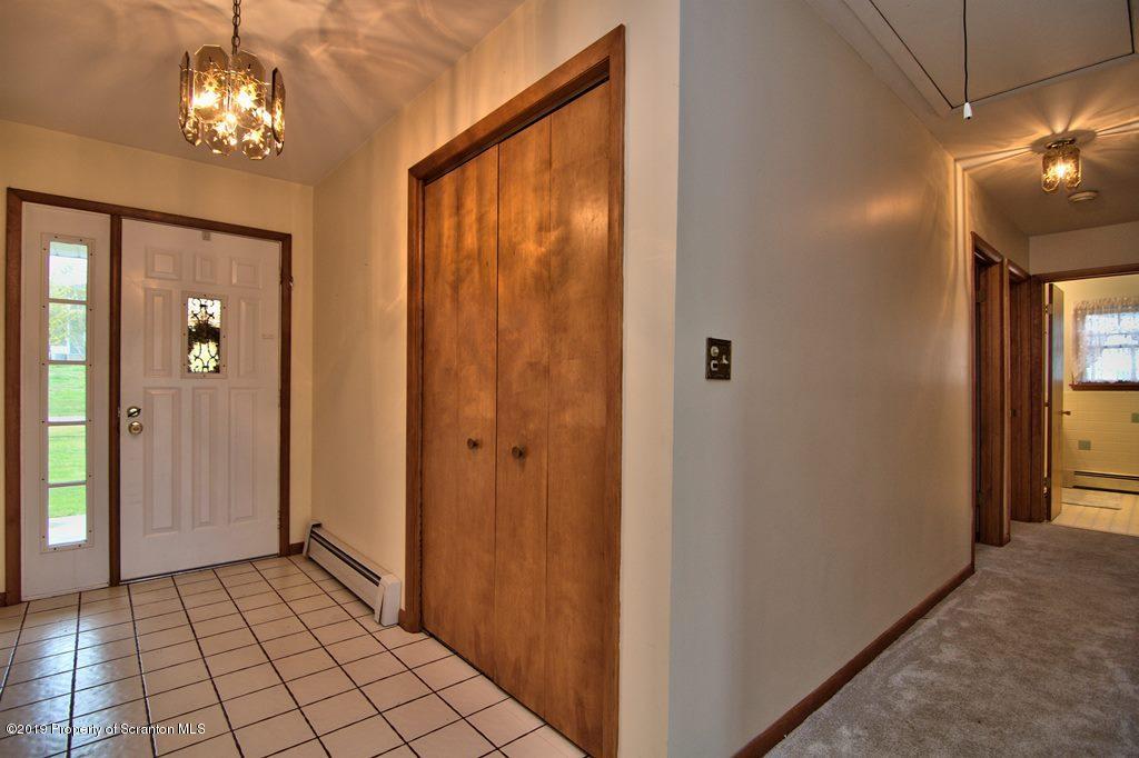 925 Clearview Road Moscow, PA 18444 - Photo 7 of 65 Gallery Image 7
