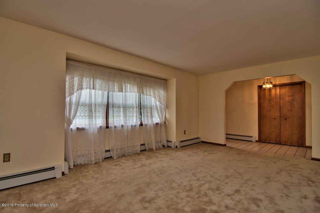 925 Clearview Road Moscow, PA 18444 - Photo 10 of 65 Gallery Image 10