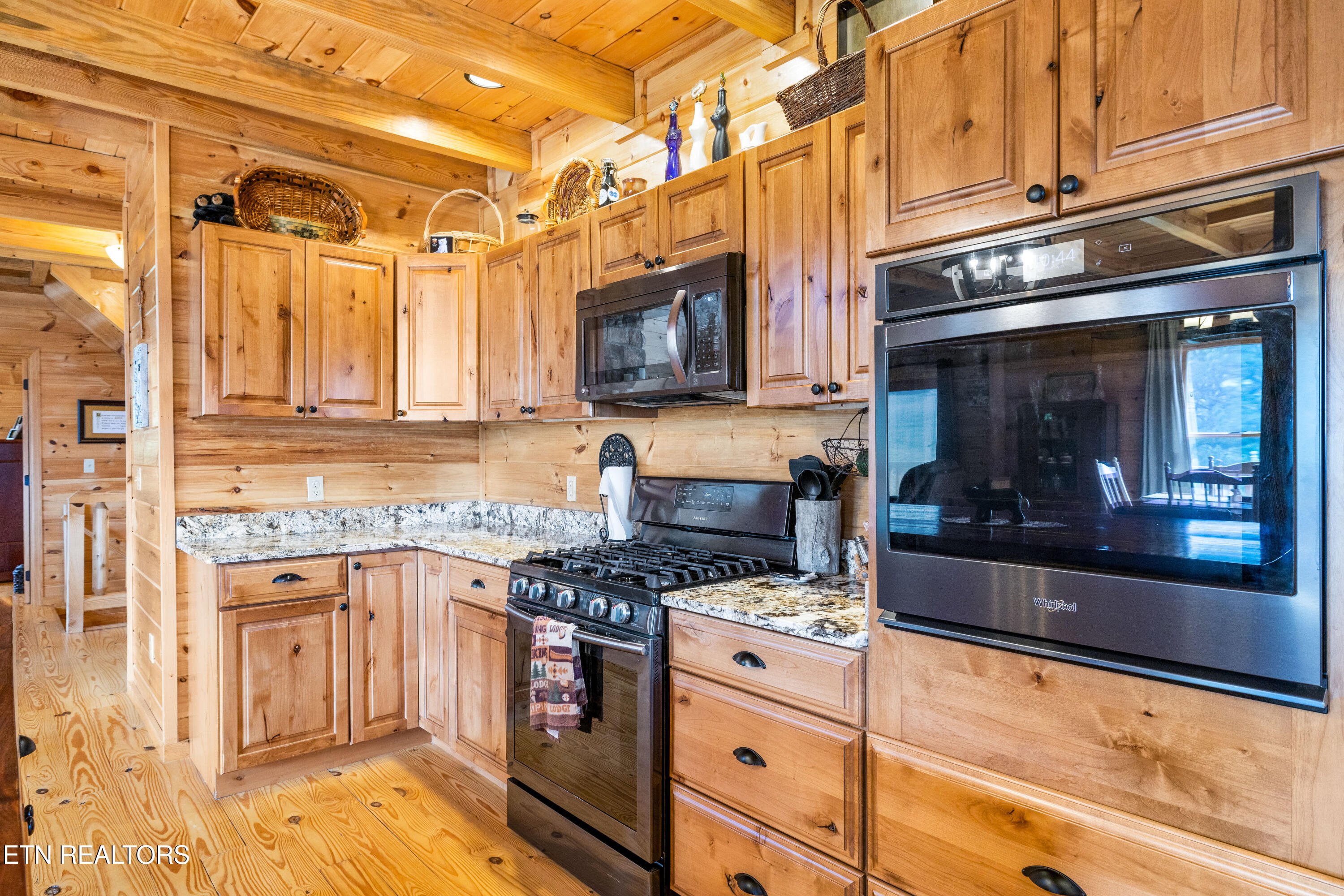 1099 Smithfield Road Tellico Plains, TN 37385 - Photo 11 of 58 1099Smithfield-13