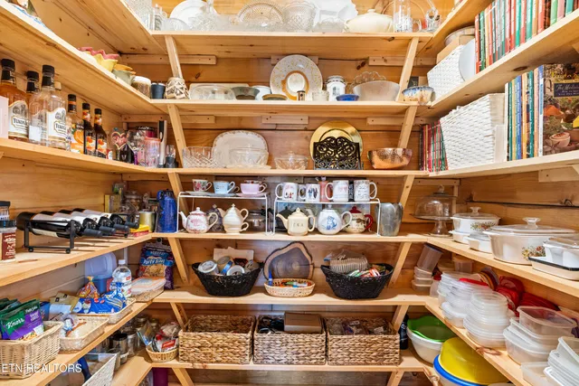 $949,000 | 1099 Smithfield Road, Tellico Plains, TN 37385