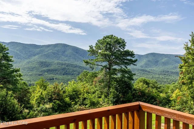 $949,000 | 1099 Smithfield Road, Tellico Plains, TN 37385