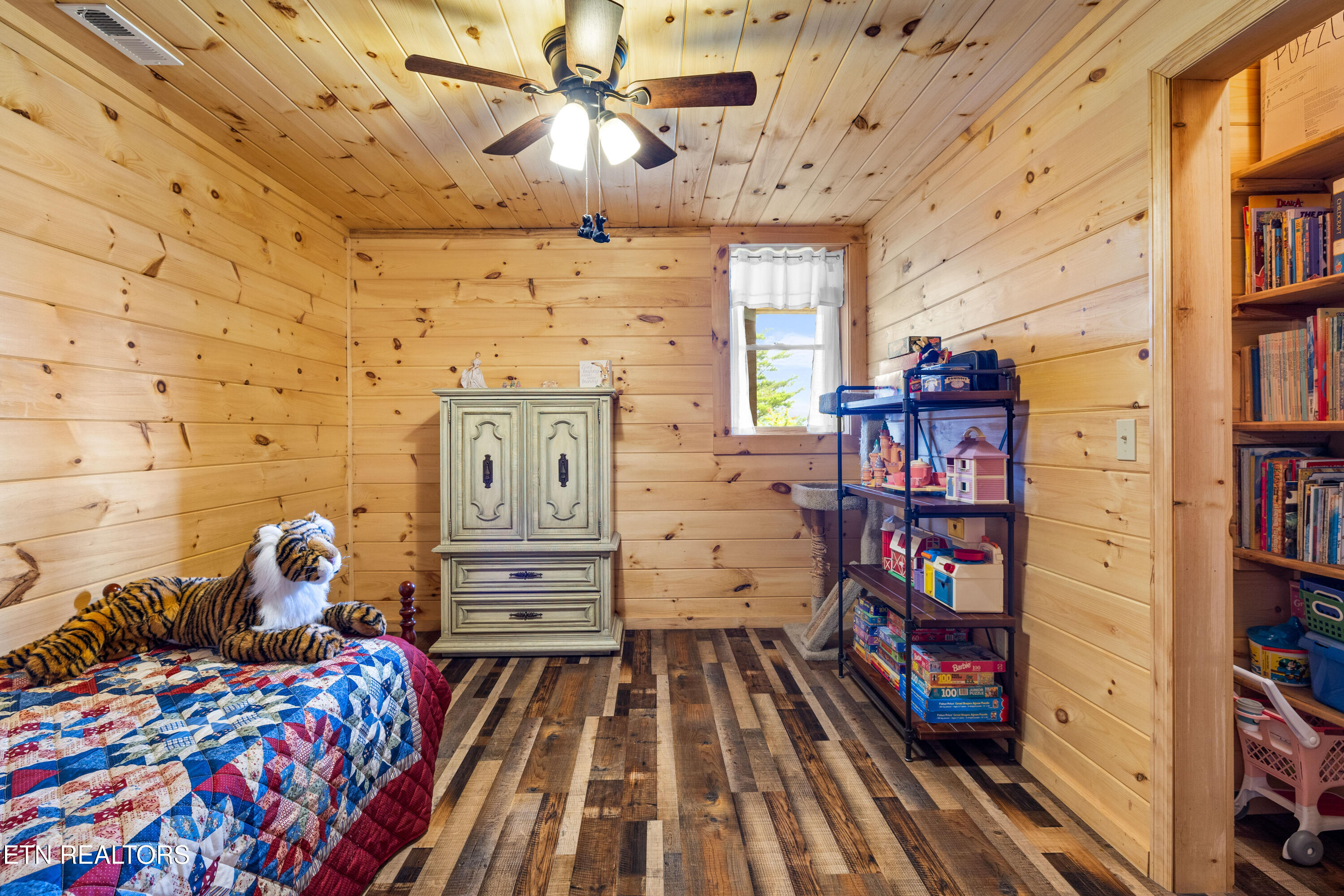 1099 Smithfield Road Tellico Plains, TN 37385 - Photo 32 of 58 1099Smithfield-25