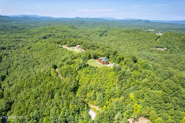 $949,000 | 1099 Smithfield Road, Tellico Plains, TN 37385