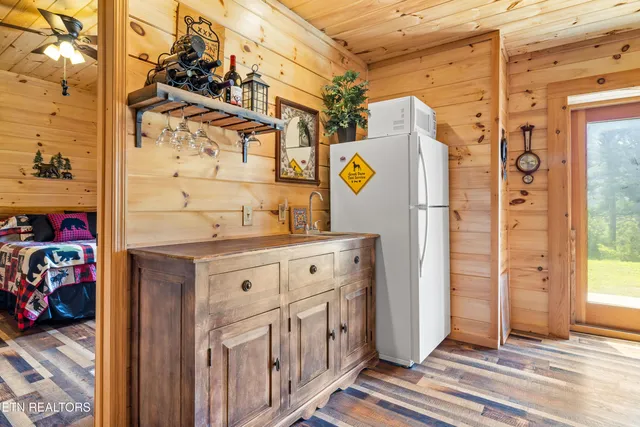 $949,000 | 1099 Smithfield Road, Tellico Plains, TN 37385