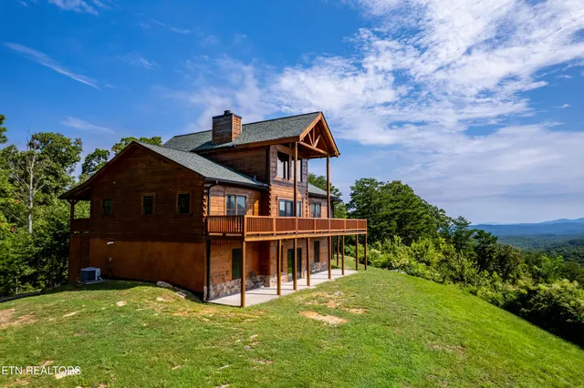 $949,000 | 1099 Smithfield Road, Tellico Plains, TN 37385