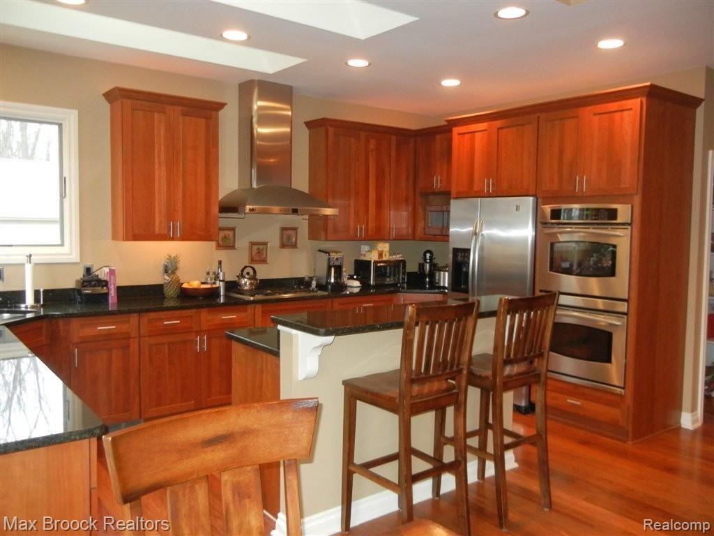 9348 Ellis Road Clarkston, MI 48348 - Photo 16 of 25 Kitchen