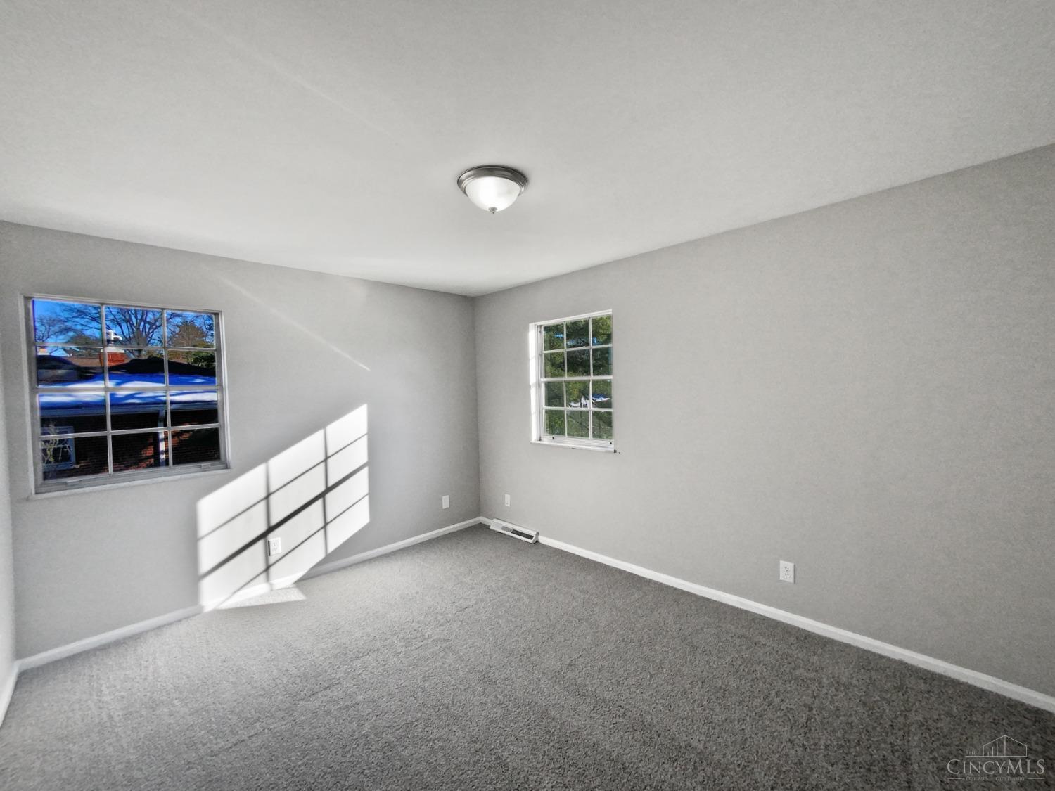 1060 West Galbraith Road Cincinnati, OH 45231 - Photo 22 of 26 Gallery Image 22