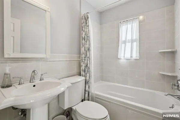 $640,000 | 40 Elden Place, Fair Lawn, NJ 07410