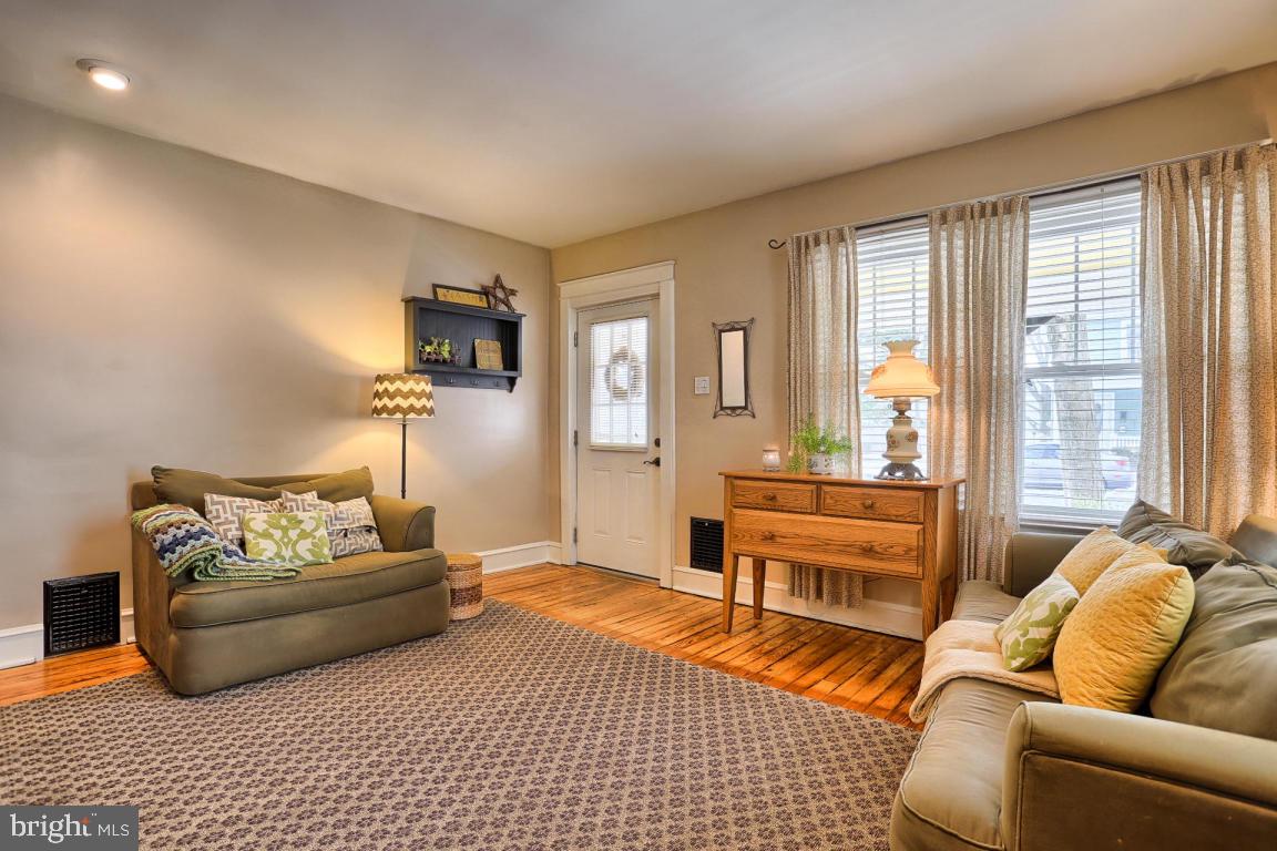325 Front Street Lititz, PA 17543 - Photo 14 of 31