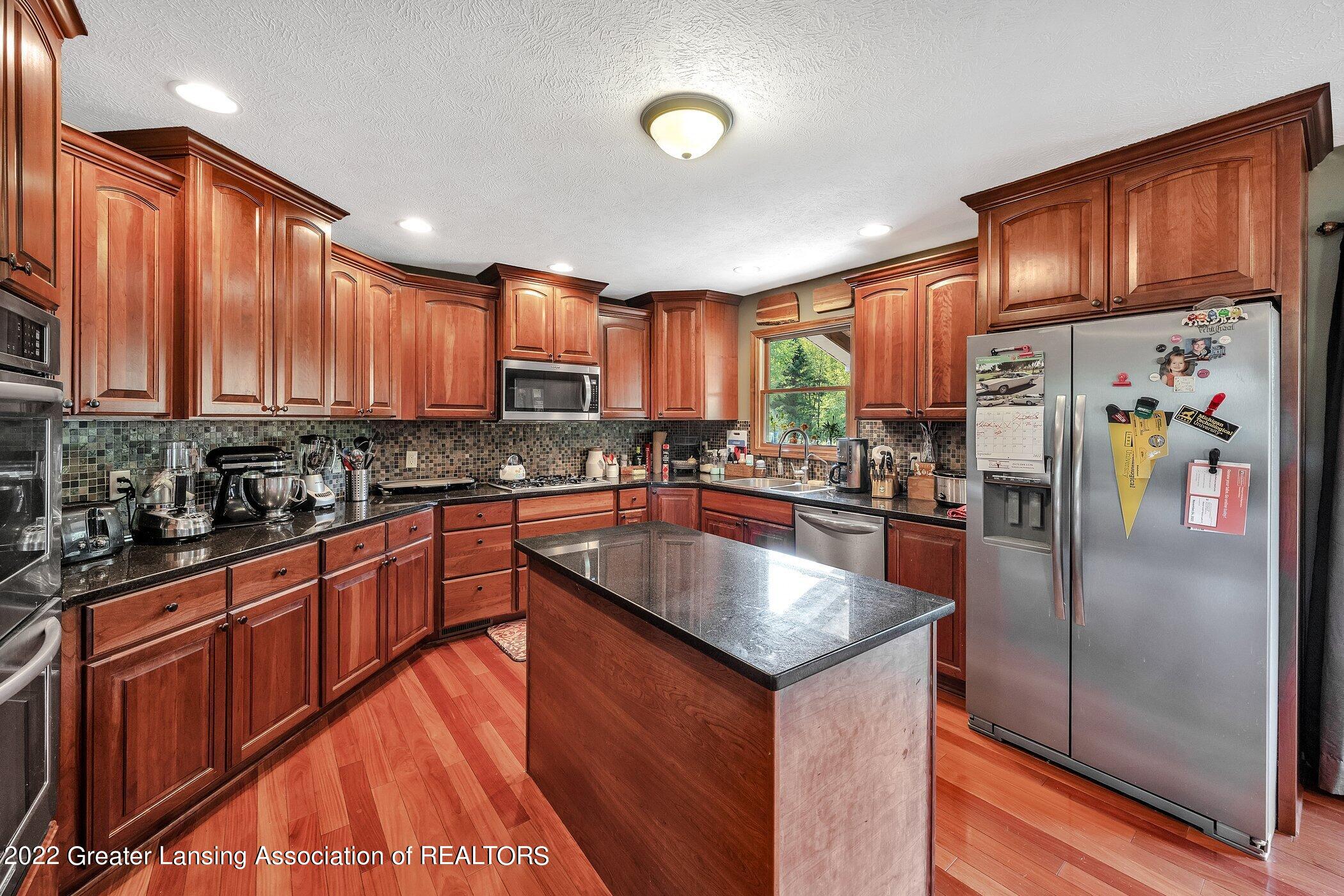 2390 South Edgar Road Mason, MI 48854 - Photo 10 of 40 Kitchen