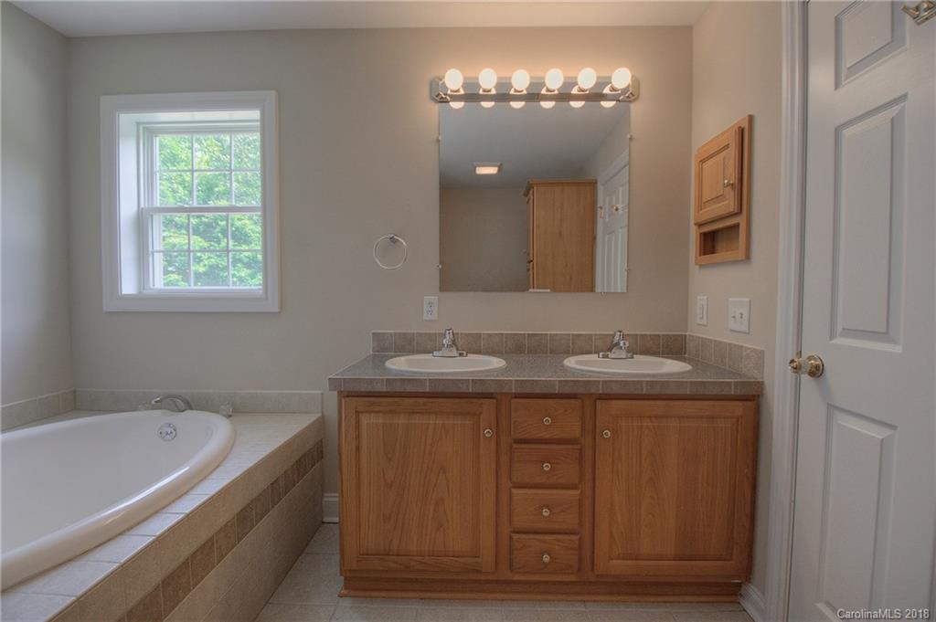 5803 Longville Post Road Kershaw, SC 29067 - Photo 10 of 28 Gallery Image 10