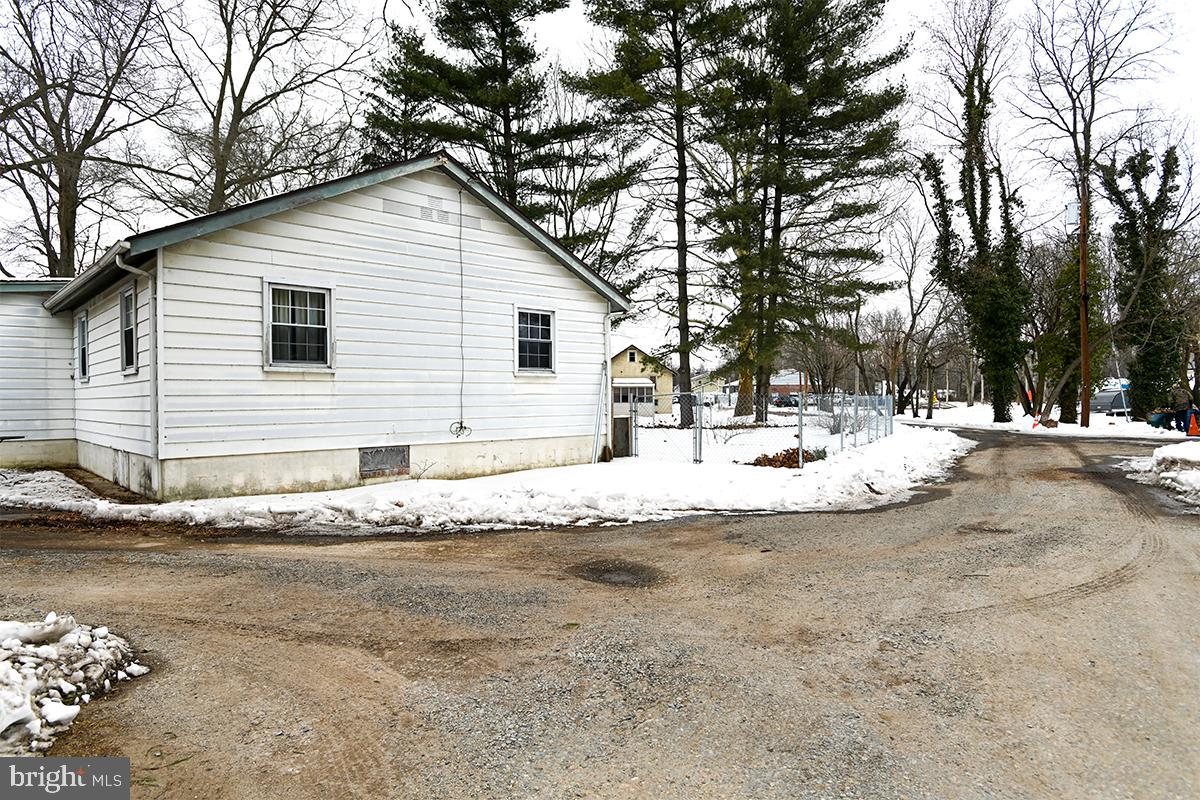 66 North Hook Road Pennsville, NJ 08070 - Photo 3 of 22