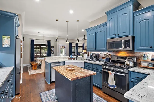 $319,900 | 902 Timberton Drive, Pearl, MS 39208