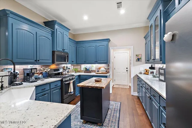 $319,900 | 902 Timberton Drive, Pearl, MS 39208