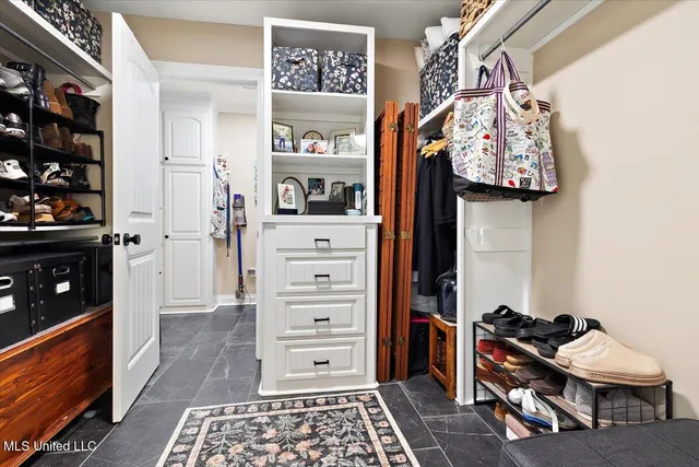 $319,900 | 902 Timberton Drive, Pearl, MS 39208