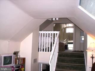 8604 Sagamore Road Philadelphia, PA 19128 - Photo 3 of 5