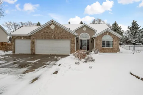 $489,000 | 3690 Commonwealth Road, Woodbury, MN 55125