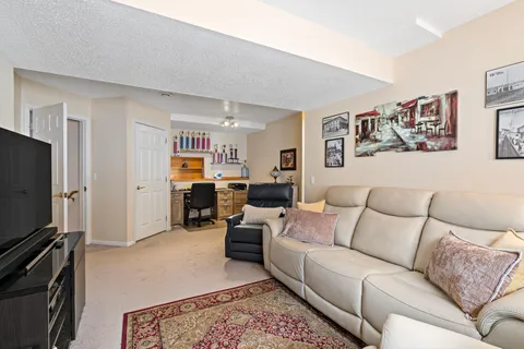 $489,000 | 3690 Commonwealth Road, Woodbury, MN 55125