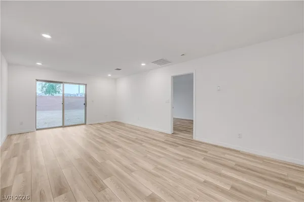 $3,100 | 5767 Aurora Gale Court, Las Vegas, NV 89141