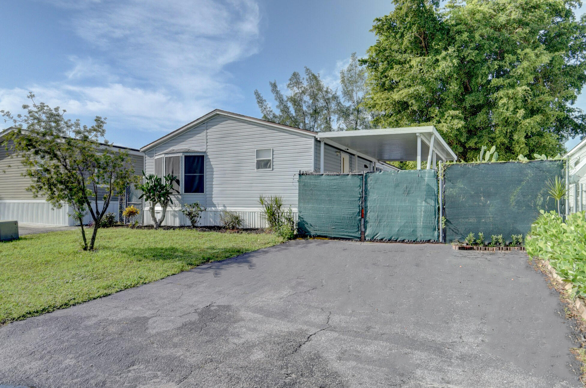 10692 North Branch Road Boca Raton, FL 33428 - Photo 1 of 45 01_dsc_7583_4_5_6_7
