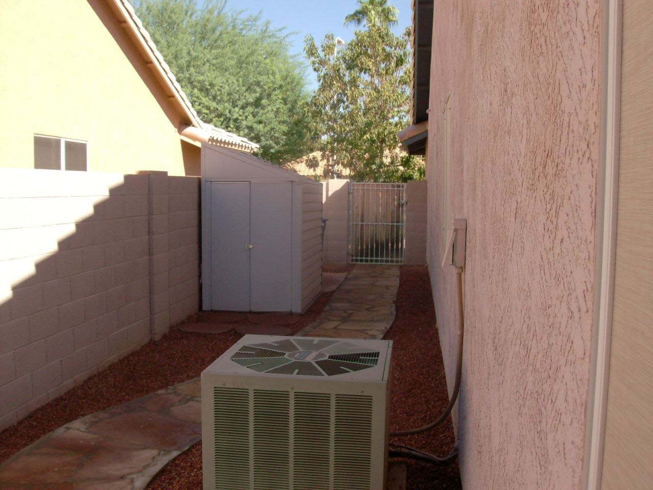 1919 East Colt Road Tempe, AZ 85284 - Photo 14 of 14 SIDE YARD