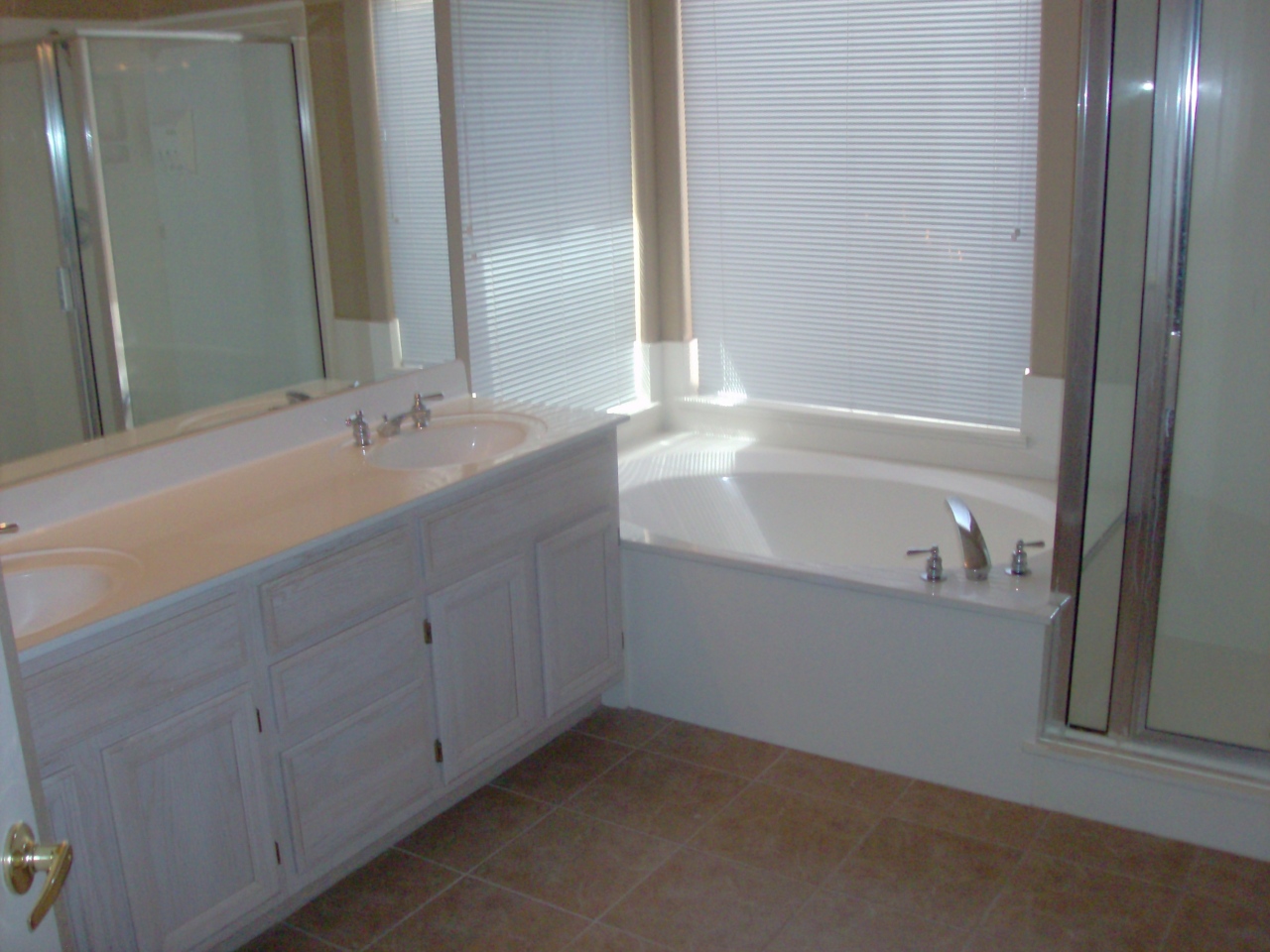 1919 East Colt Road Tempe, AZ 85284 - Photo 10 of 14 MASTER BATHROOM